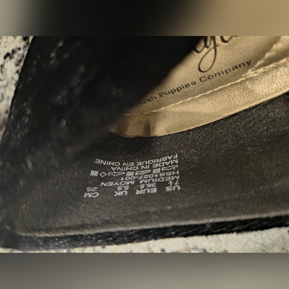 Hush Puppies Soft Style Sz 7.5 Black Velvet Short Heels - Picture 10 of 10